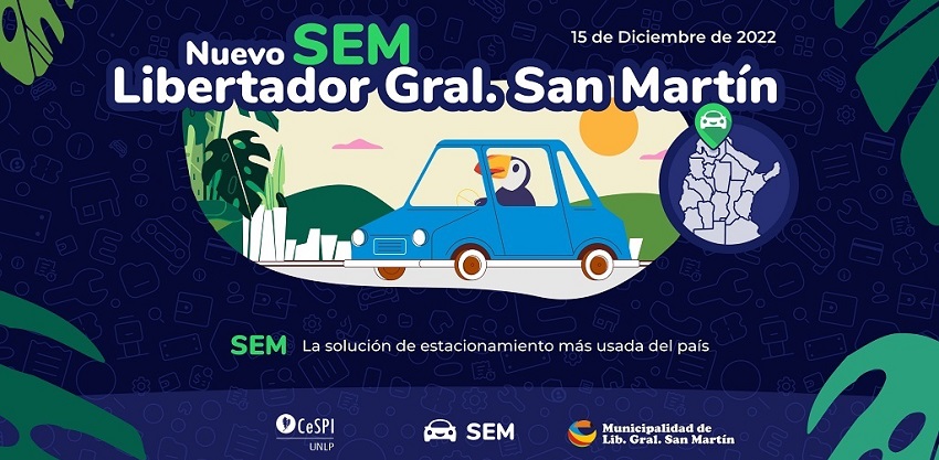 SEM en General San Martín Jujuy. Sobre fondo azul con dibujitos de autos casas y herramientas se ve el dibujo de un auto en color cesleste y ruedas marrones manejado por un Tucán. En el fondo se ven montañas verdes y plantas tipo mosteras. Hay un sol amarillo y nubes rosas. Al lado enmarcado en un círculo azul medio mapa de Argentina donde se señala la ubicación de SEM en la localidad de General San Martín en Jujuy. Lleva los logos del CeSPI, SEM y del Municipio